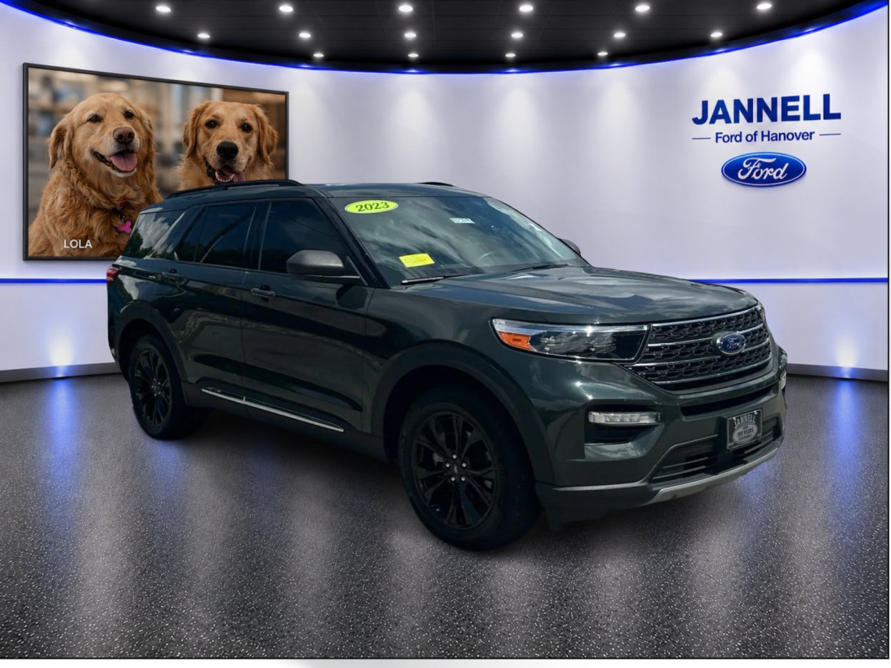 Used 2023 Ford Explorer XLT w/ Equipment Group 202A AWD/4WD image 3