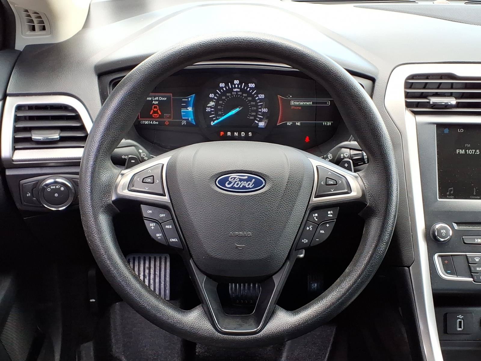 Used 2018 Ford Fusion SE w/ Fusion SE Technology Package FWD image 20