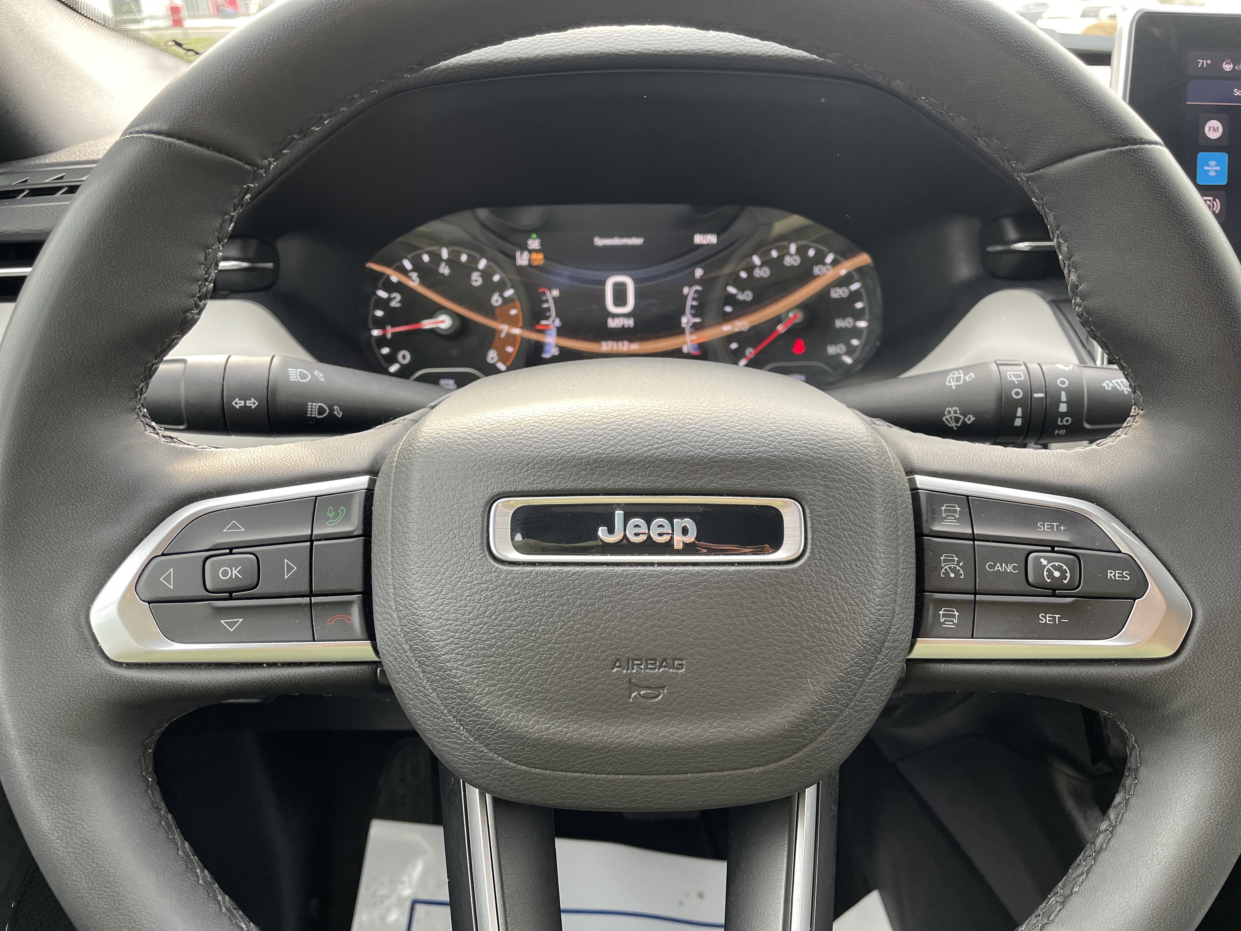 Used 2025 Jeep Compass Limited image 11