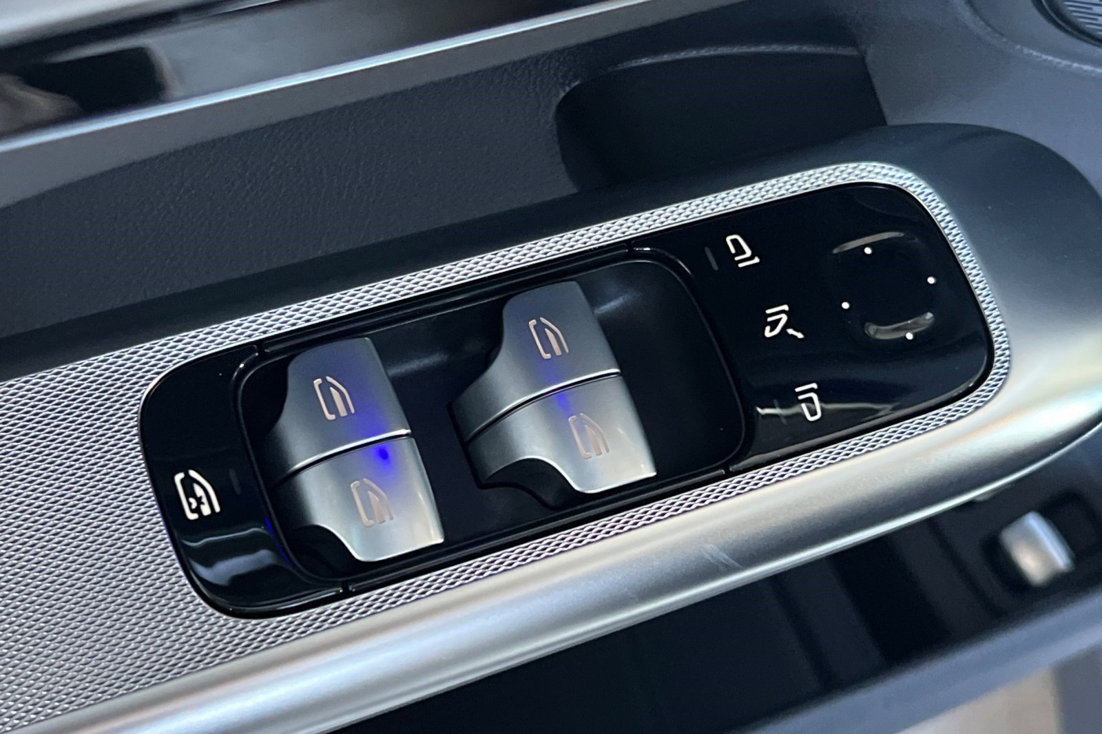 Certified 2025 Mercedes-Benz GLC 350e 4MATIC image 13