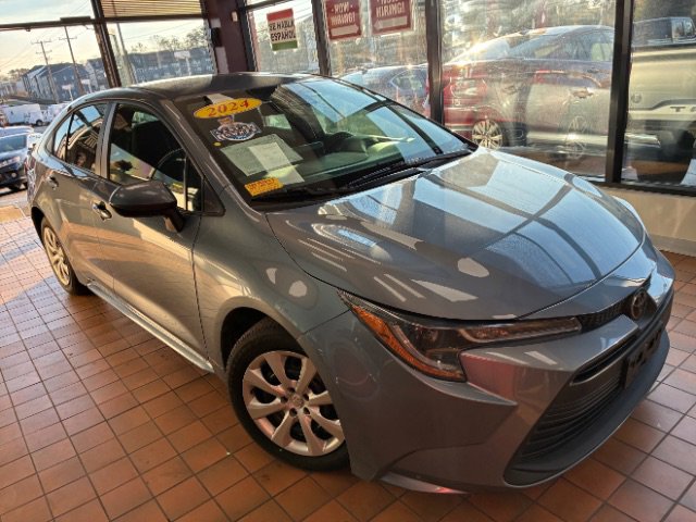 Used 2024 Toyota Corolla LE image 1