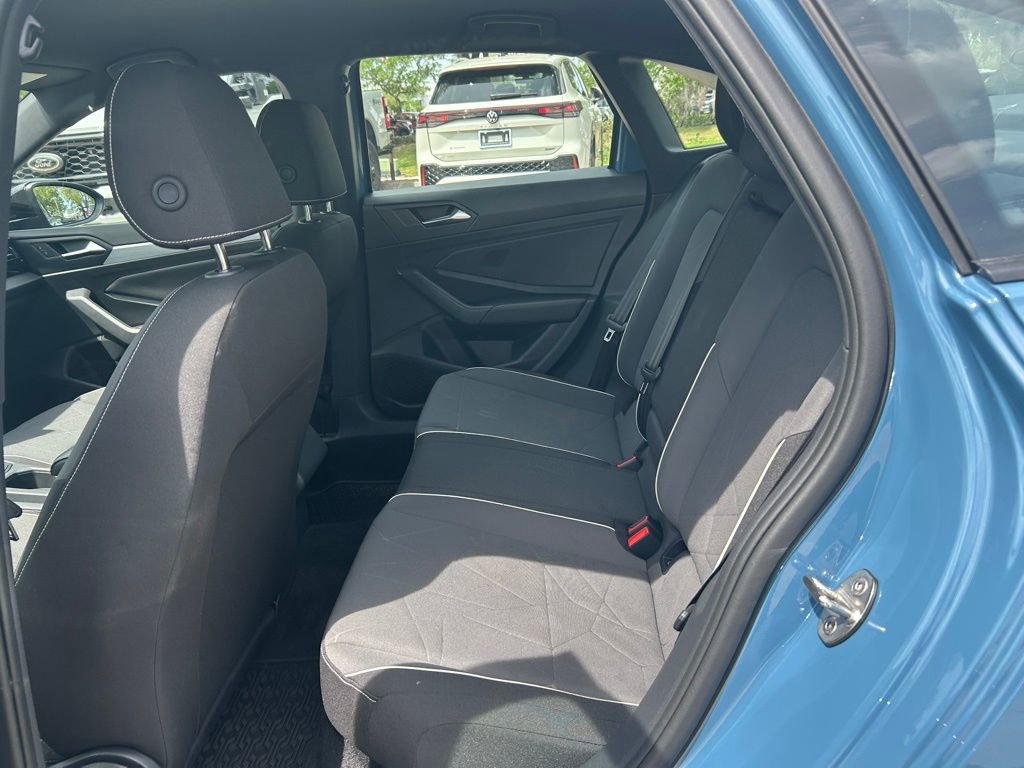 Used 2025 Volkswagen Jetta Sport image 44