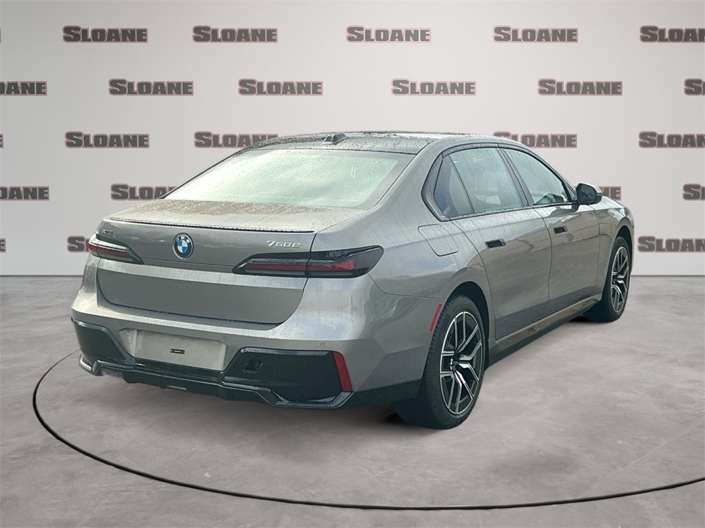 New 2026 BMW 750e xDrive image 5