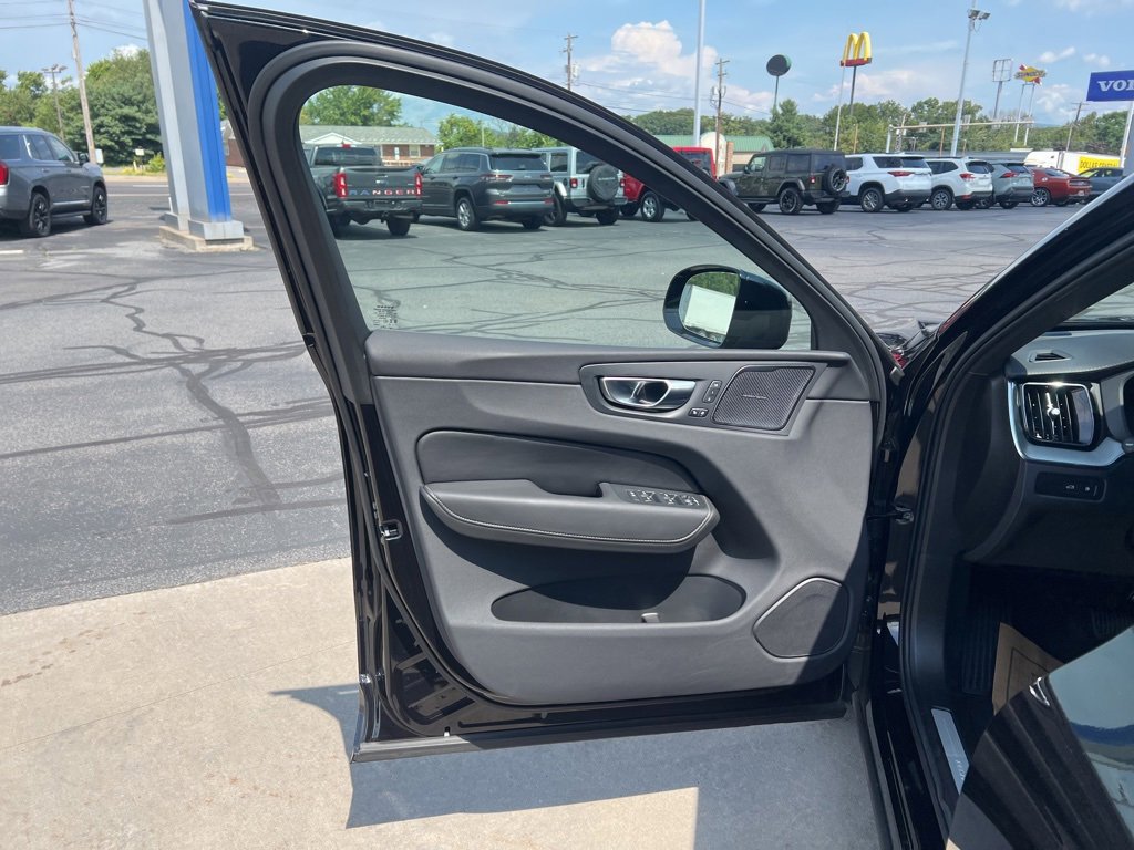 Certified 2024 Volvo XC60 T8 Ultimate w/ Climate Package image 11