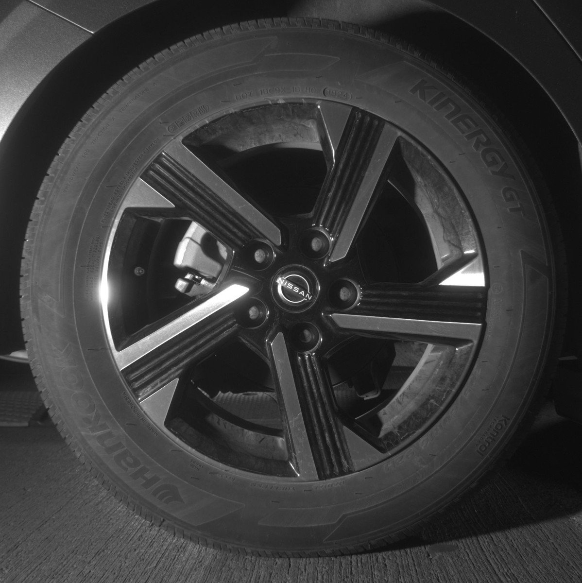 Used 2025 Nissan Sentra SV FWD image 15