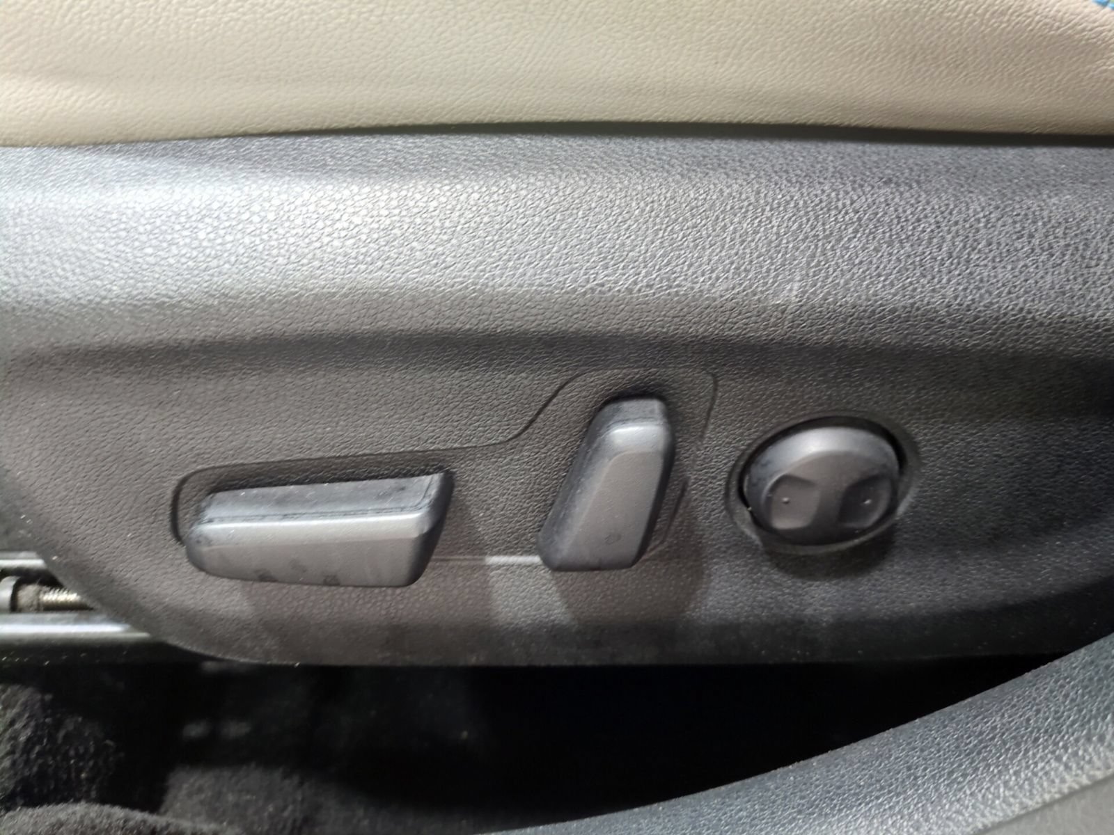 Used 2020 Kia Niro EX Premium FWD image 19
