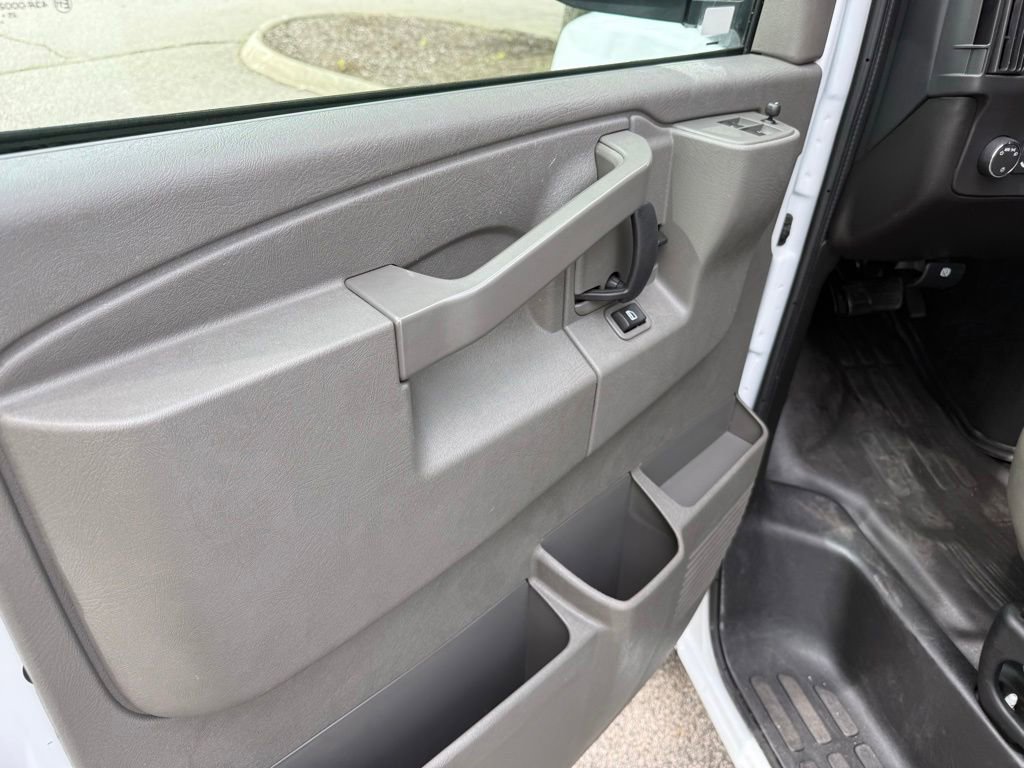 Used 2025 Chevrolet Express 2500 Extended w/ Driver Convenience Package RWD image 12