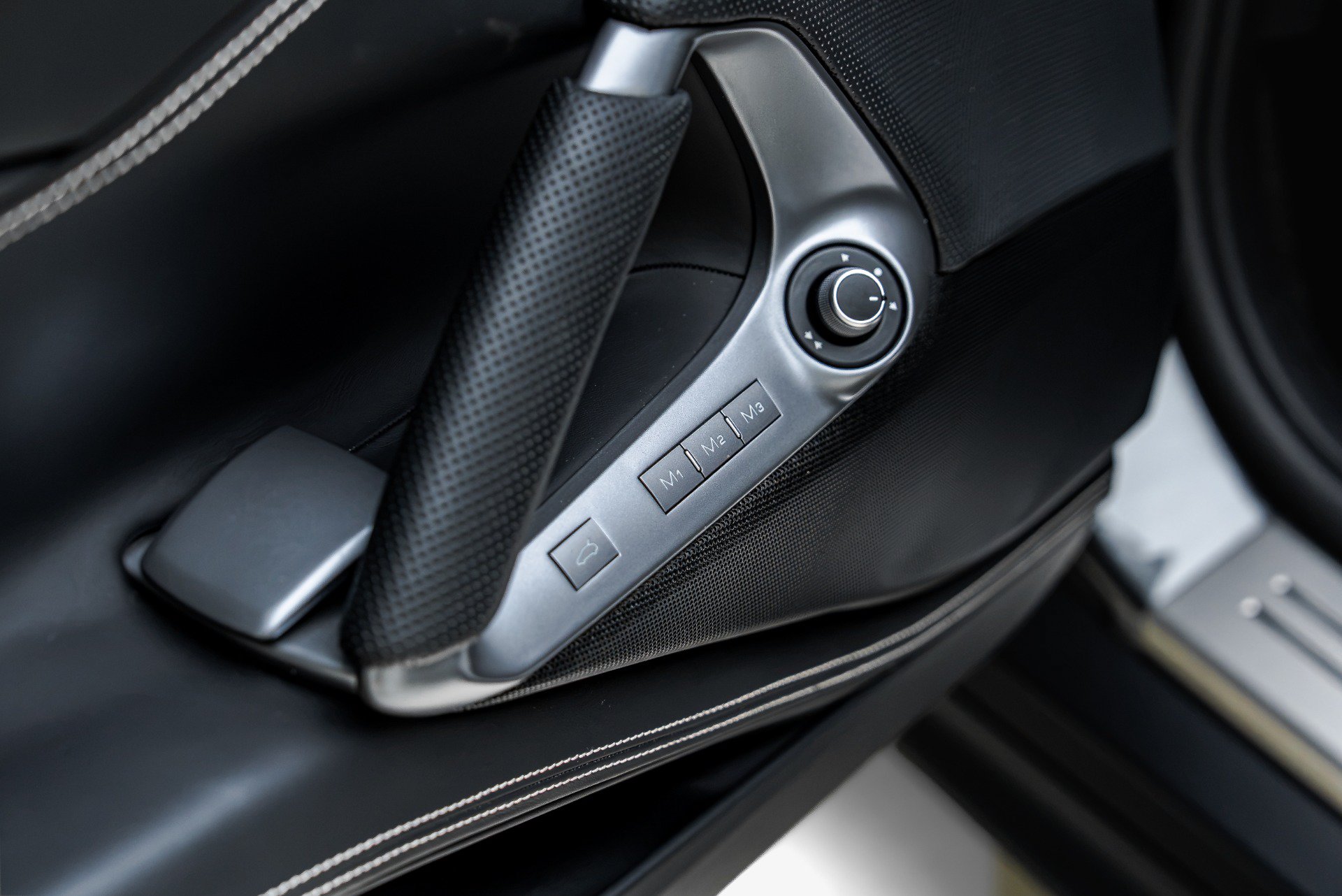 Used 2019 Ferrari 812 Superfast RWD image 34