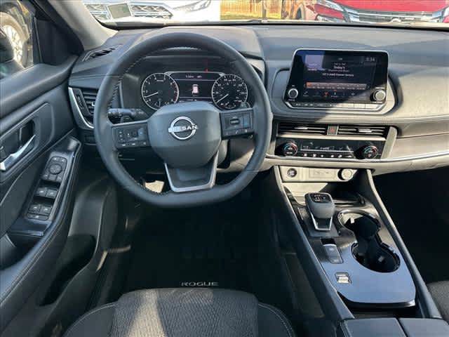 Used 2026 Nissan Rogue SV FWD image 10