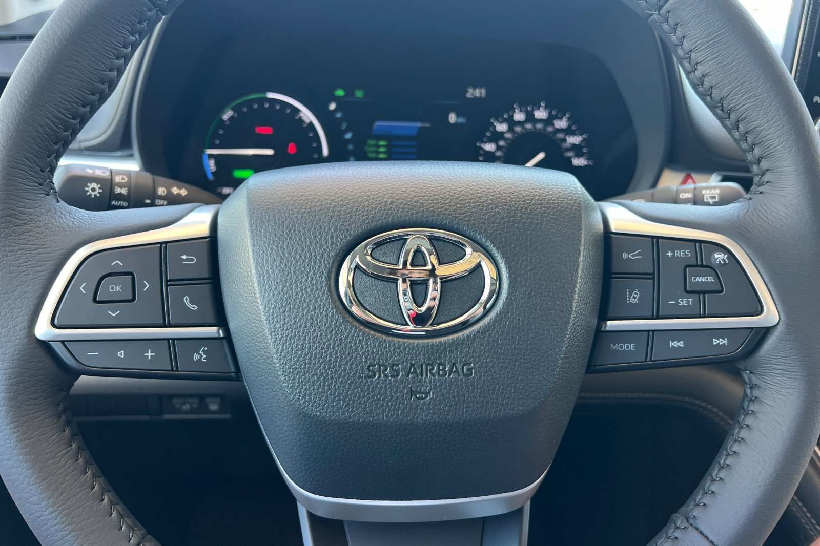 Certified 2026 Toyota Sienna XLE FWD image 23