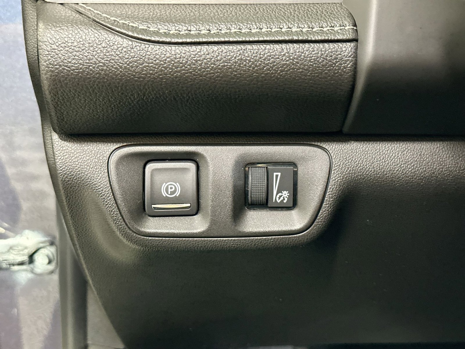 Used 2019 GMC Acadia SLE image 18