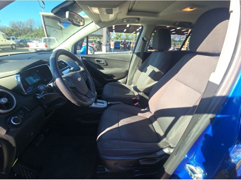 Used 2016 Chevrolet Trax LT w/ LT Sun and Sound Package image 23