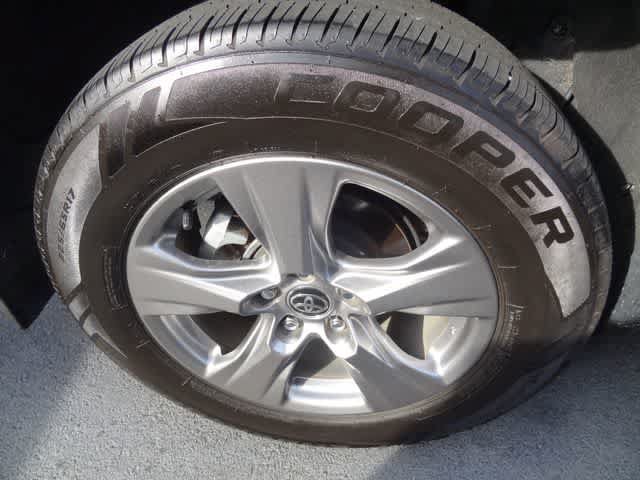 Used 2023 Toyota RAV4 XLE w/ Convenience Package AWD/4WD image 27