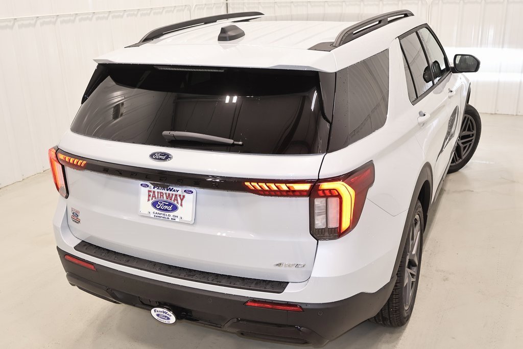 New 2026 Ford Explorer ST-Line image 40