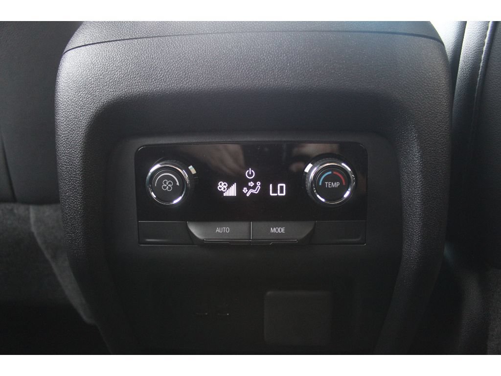 New 2026 Chevrolet Traverse Z71 w/ Driver Confidence Package AWD/4WD image 18