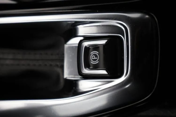 Used 2025 Chevrolet Trax LT FWD image 34