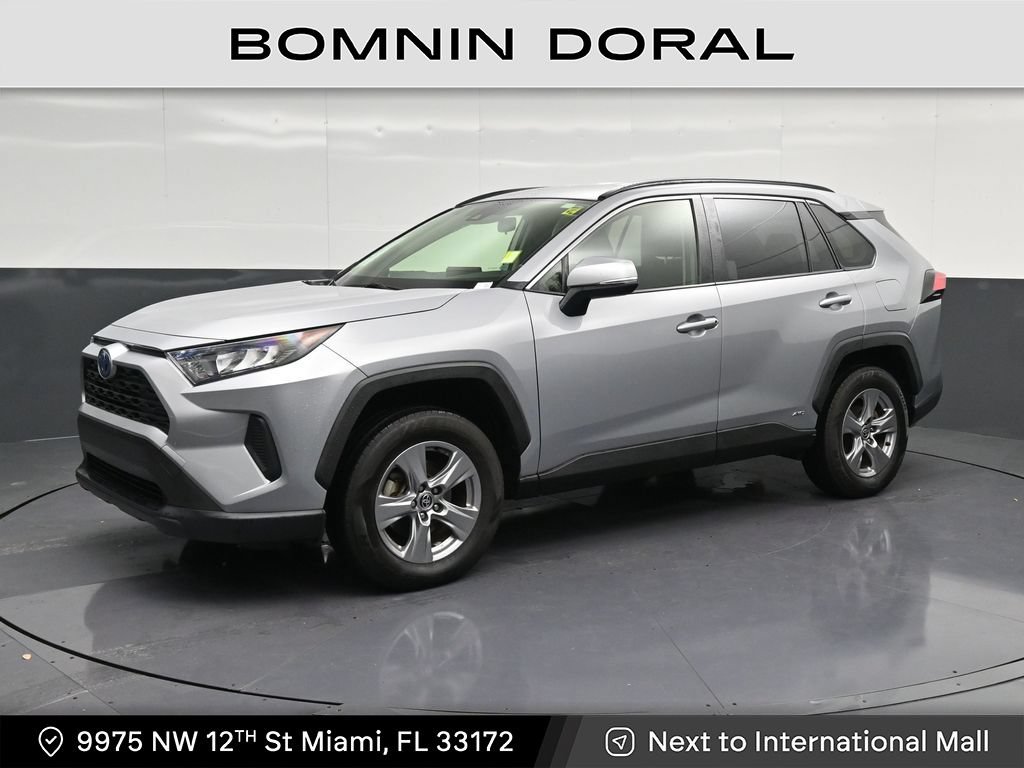 Used 2022 Toyota RAV4 LE AWD/4WD image 1