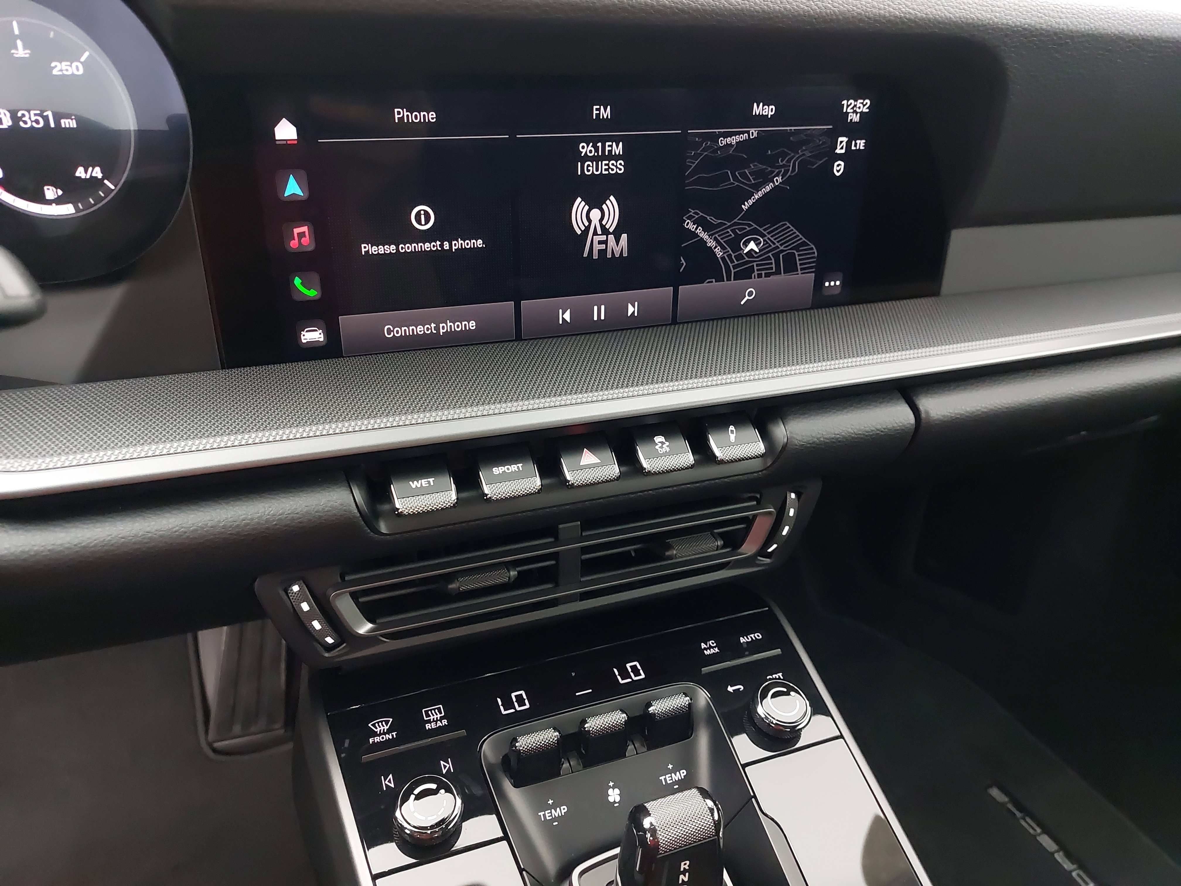 Used 2023 Porsche 911 Carrera image 18