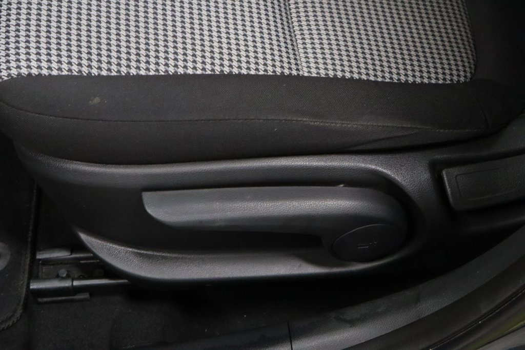 Used 2022 Hyundai Kona SE image 23