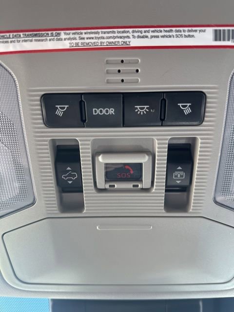Used 2020 Toyota RAV4 Limited AWD/4WD image 38
