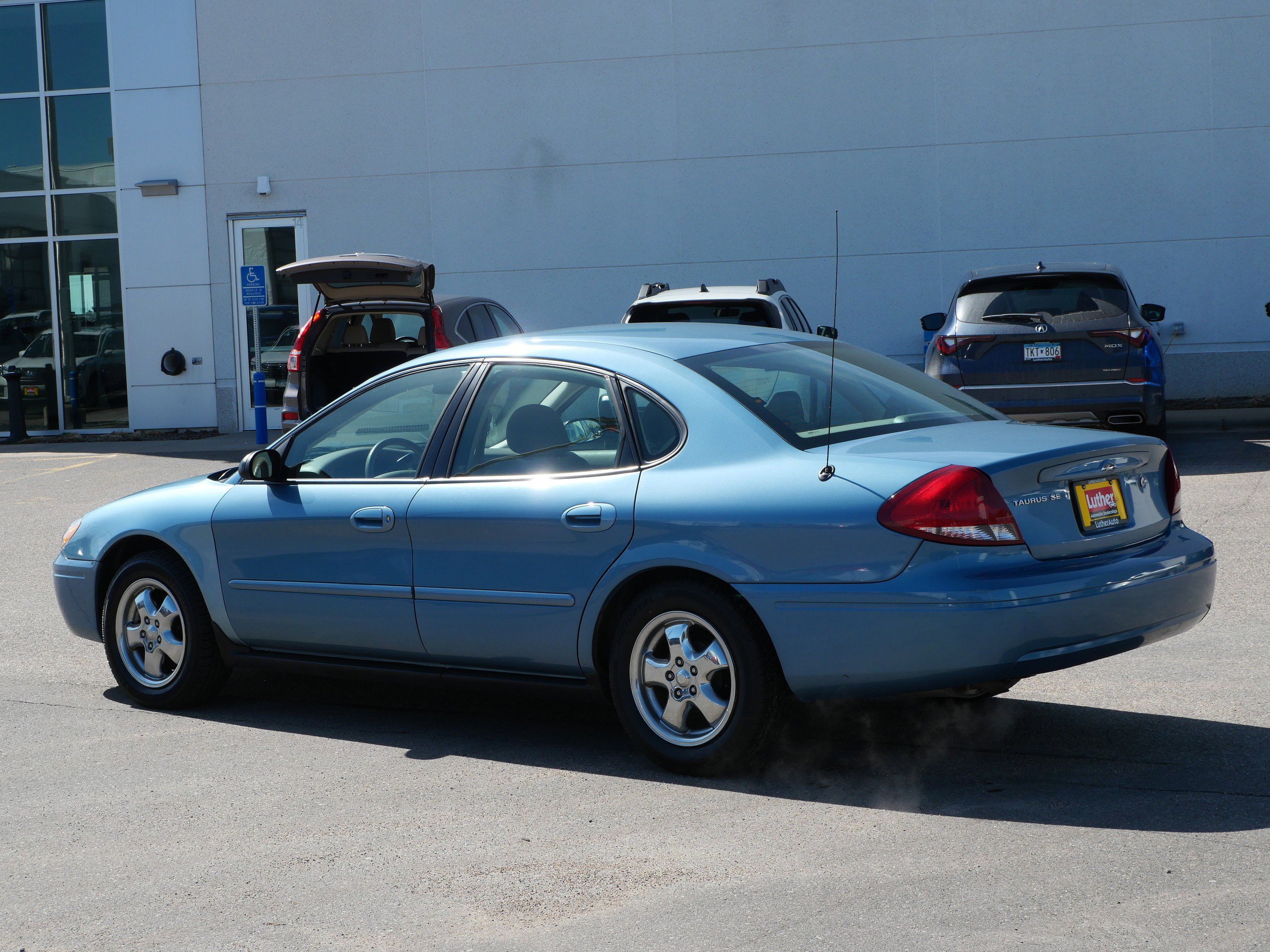 Used 2007 Ford Taurus SE FWD image 5