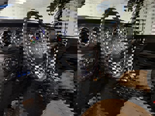 Used 2021 Jeep Wrangler Unlimited Sahara w/ Cold Weather Group image 10