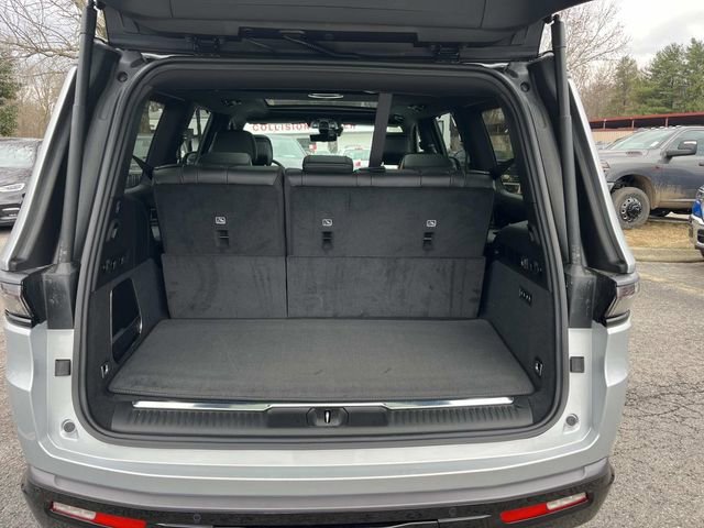 New 2026 Jeep Grand Wagoneer Summit w/ Premium Group III image 12