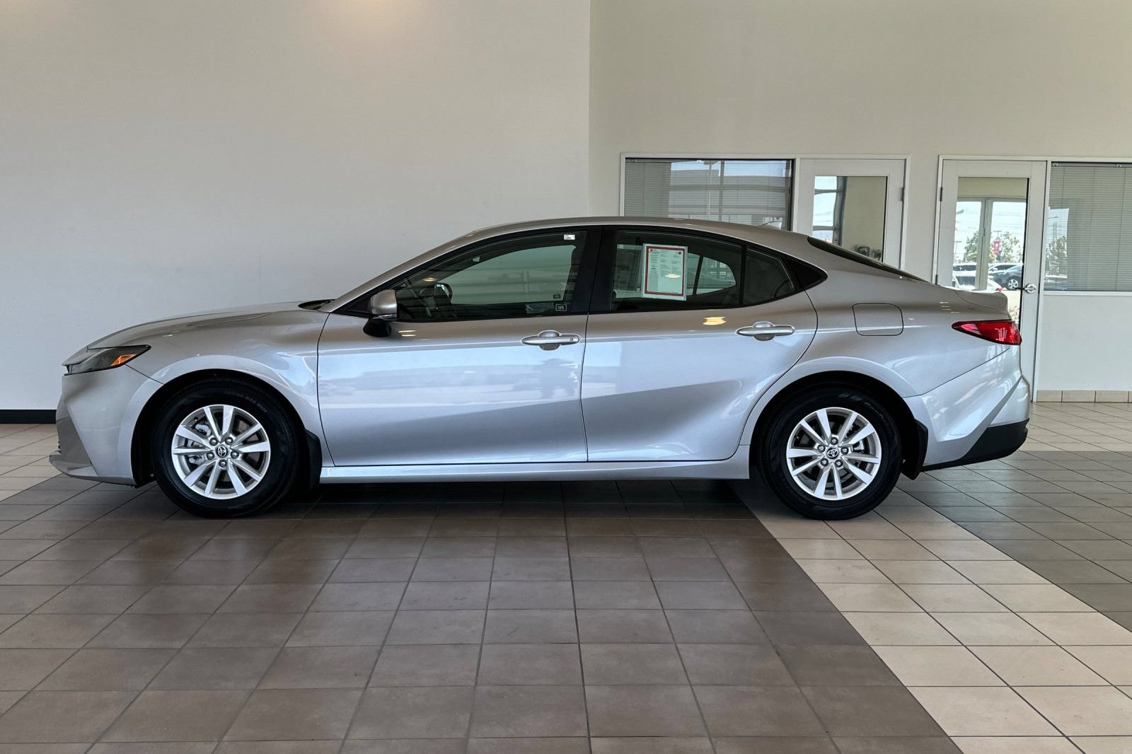 Used 2025 Toyota Camry LE FWD image 7
