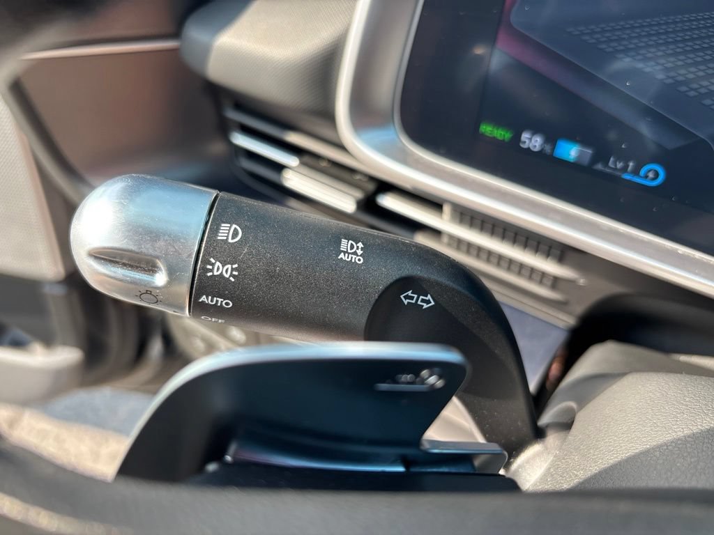 Used 2025 Hyundai Ioniq 6 SE AWD/4WD image 29