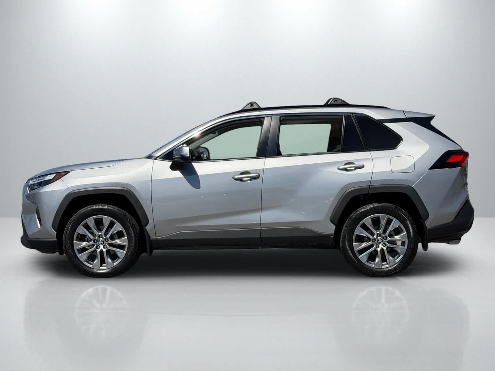 Used 2023 Toyota RAV4 XLE Premium AWD/4WD image 2