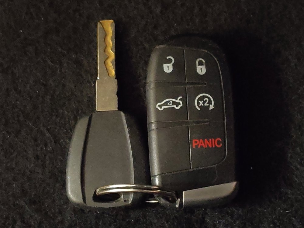 Used 2016 Jeep Renegade Latitude FWD image 32