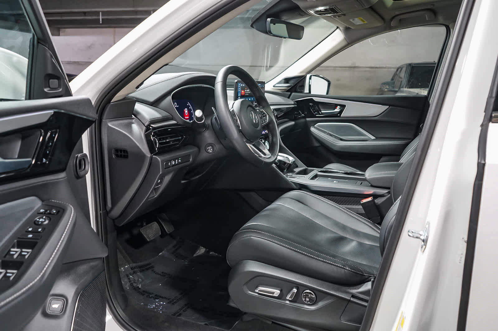 Used 2025 Acura MDX SH-AWD w/ Technology Package image 14