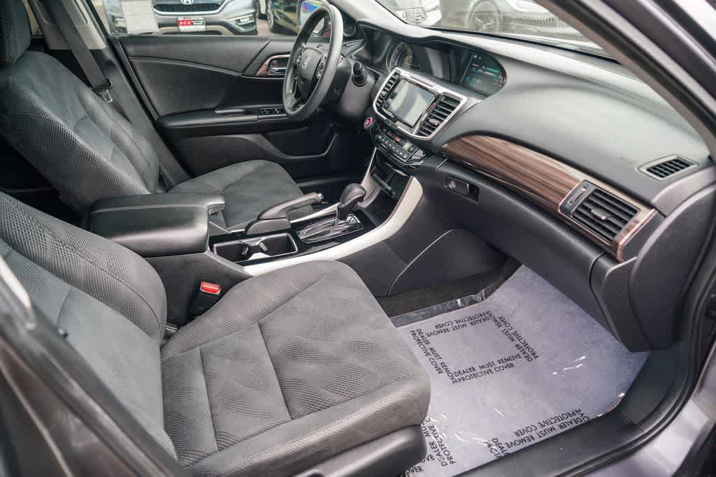 Used 2017 Honda Accord EX image 15
