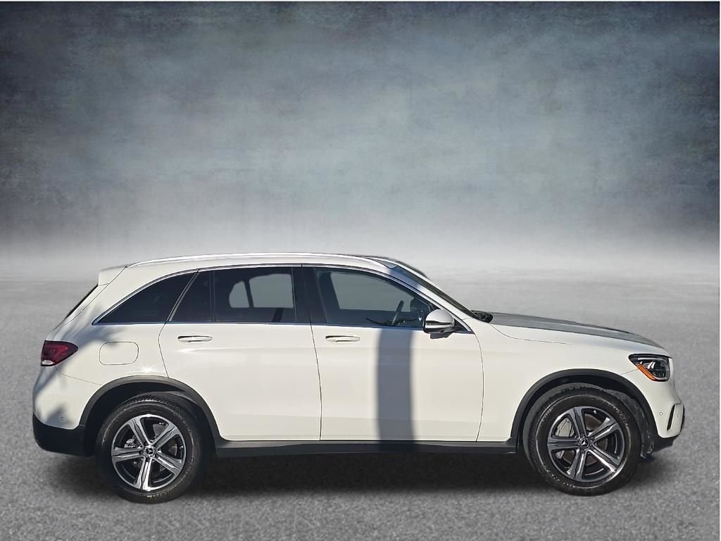 Used 2022 Mercedes-Benz GLC 300 4MATIC w/ Multimedia Package Lite image 4