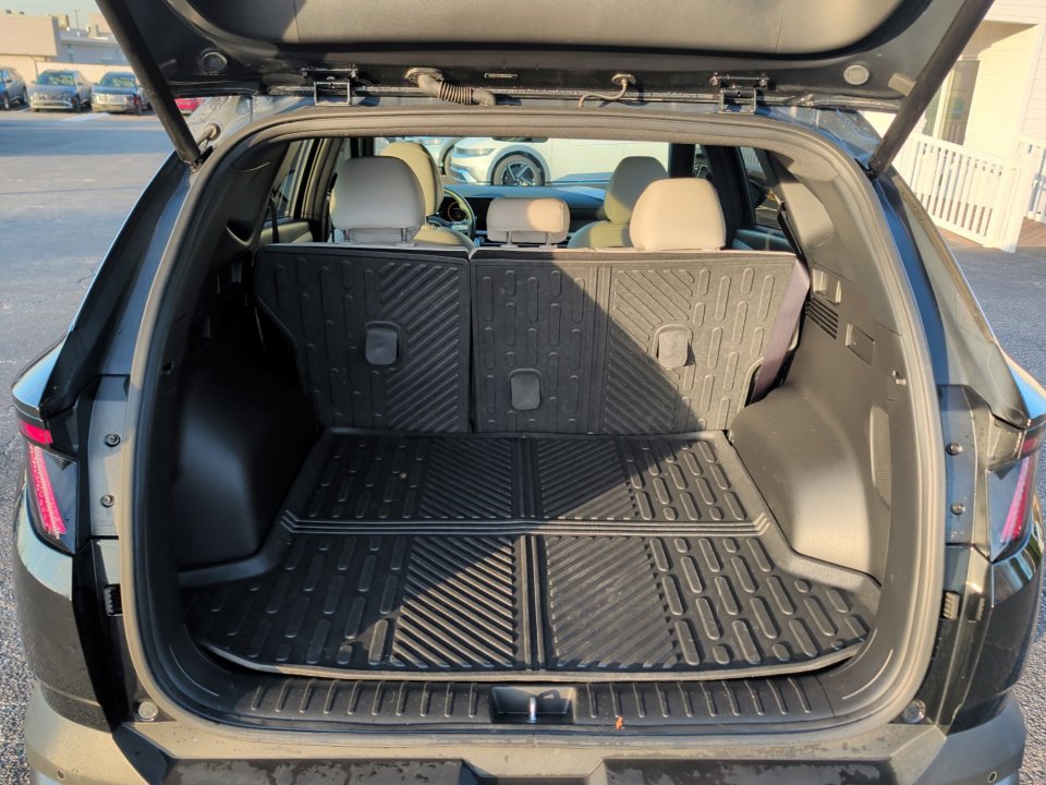 Used 2025 Hyundai Tucson Limited image 15