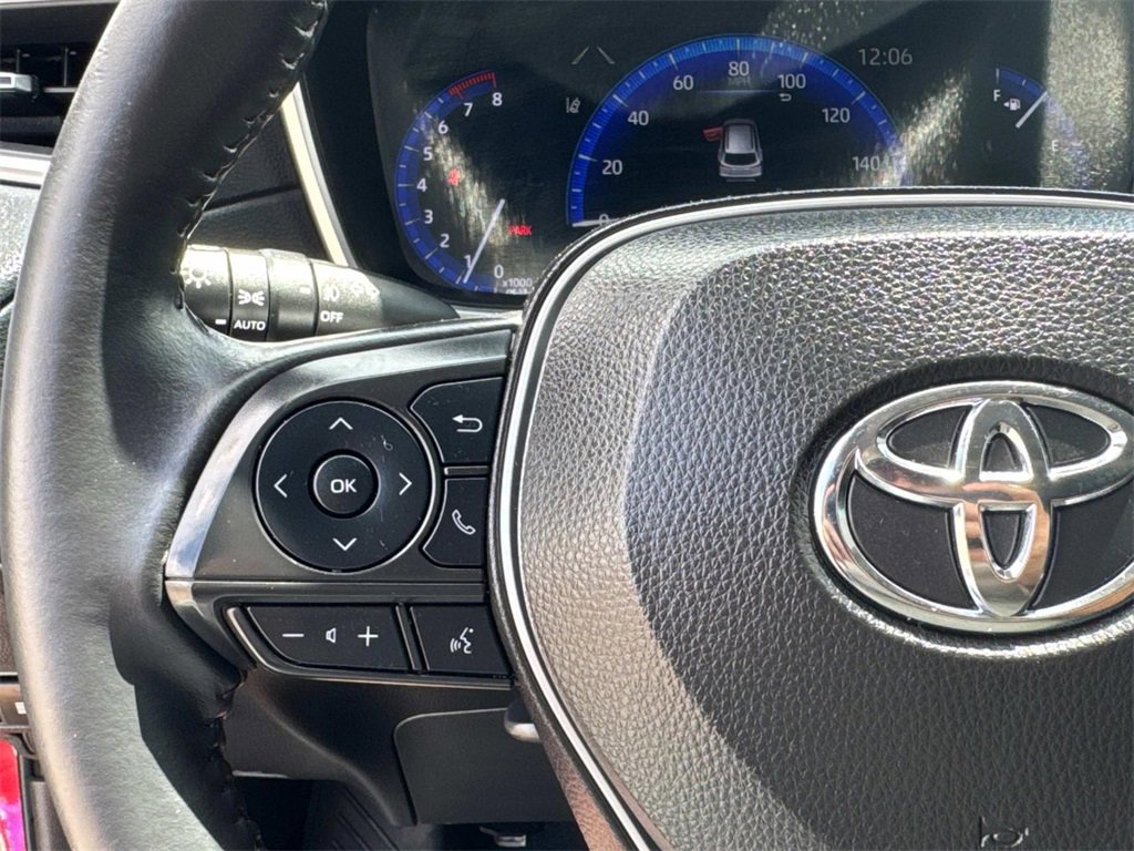 Used 2022 Toyota Corolla Cross XLE image 16