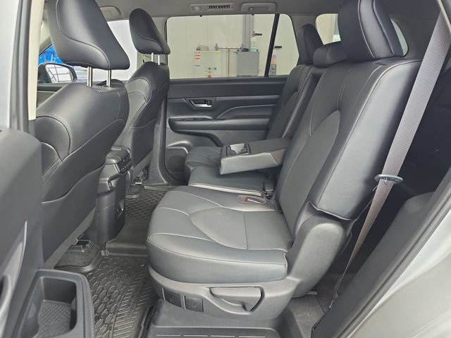 Used 2024 Toyota Grand Highlander XLE image 23