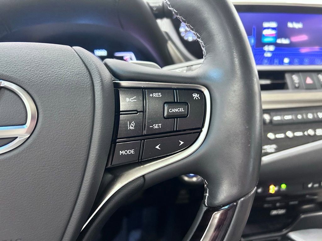 Used 2021 Lexus ES 300h w/ Premium Package image 10