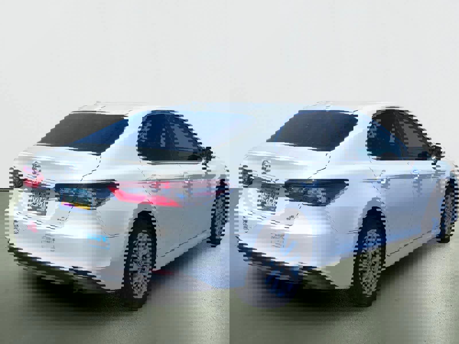 Used 2022 Toyota Camry LE FWD image 7