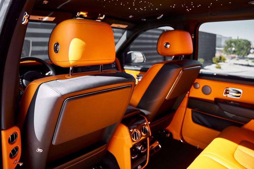 Used 2024 Rolls-Royce Cullinan Black Badge image 43