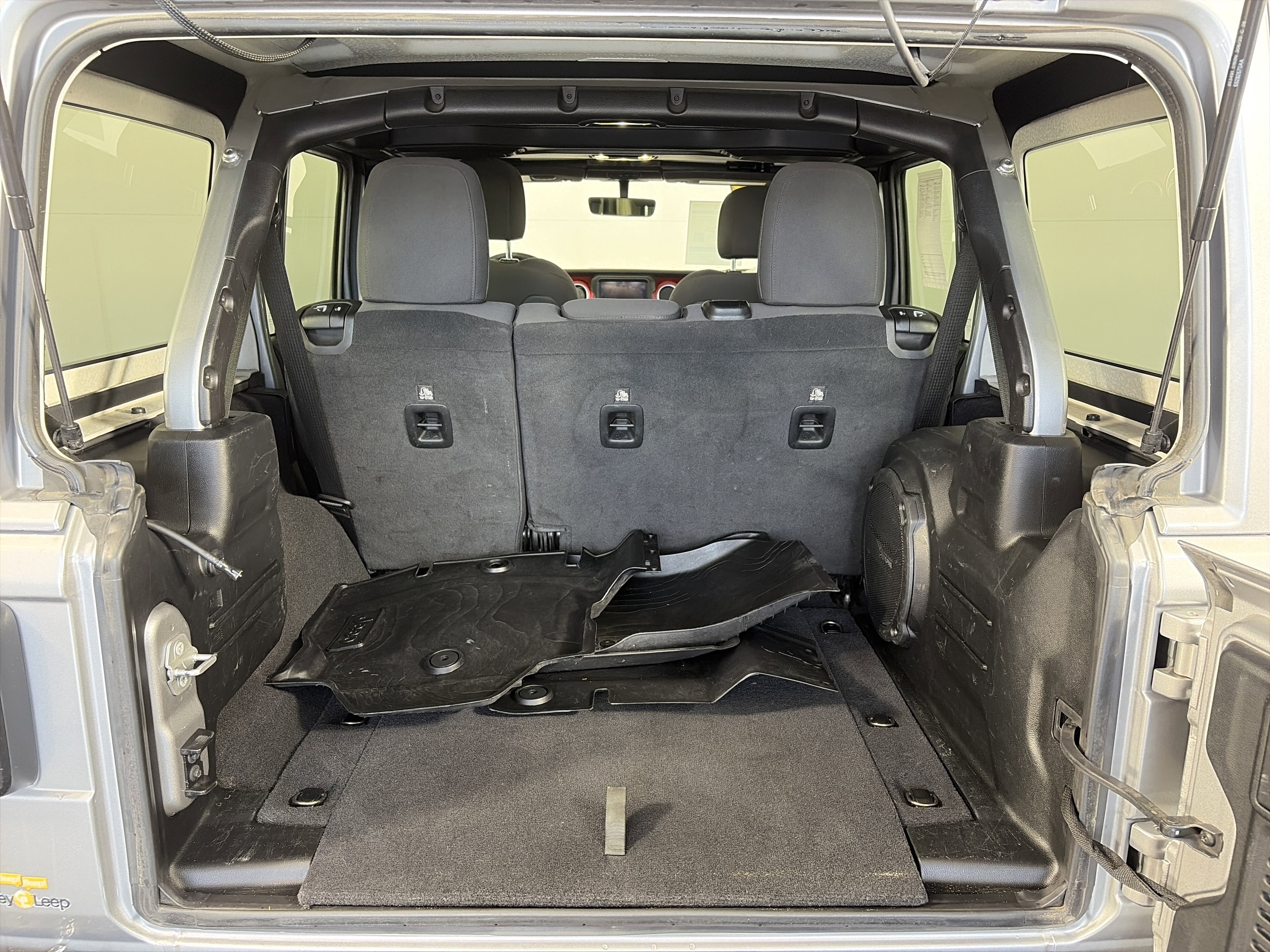 Used 2021 Jeep Wrangler Unlimited Rubicon image 14