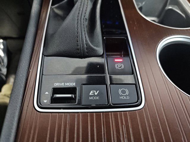 Certified 2023 Toyota Sienna XLE w/ XLE Plus Package AWD/4WD image 24