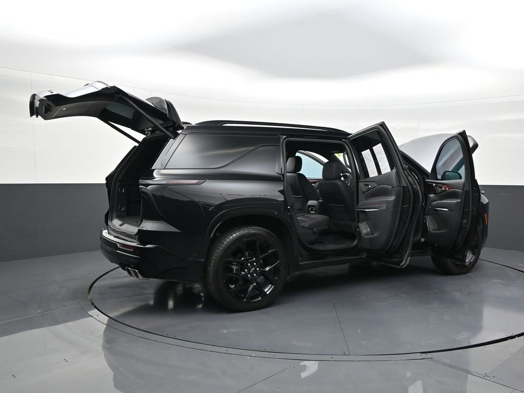 Used 2024 Chevrolet Traverse RS image 28
