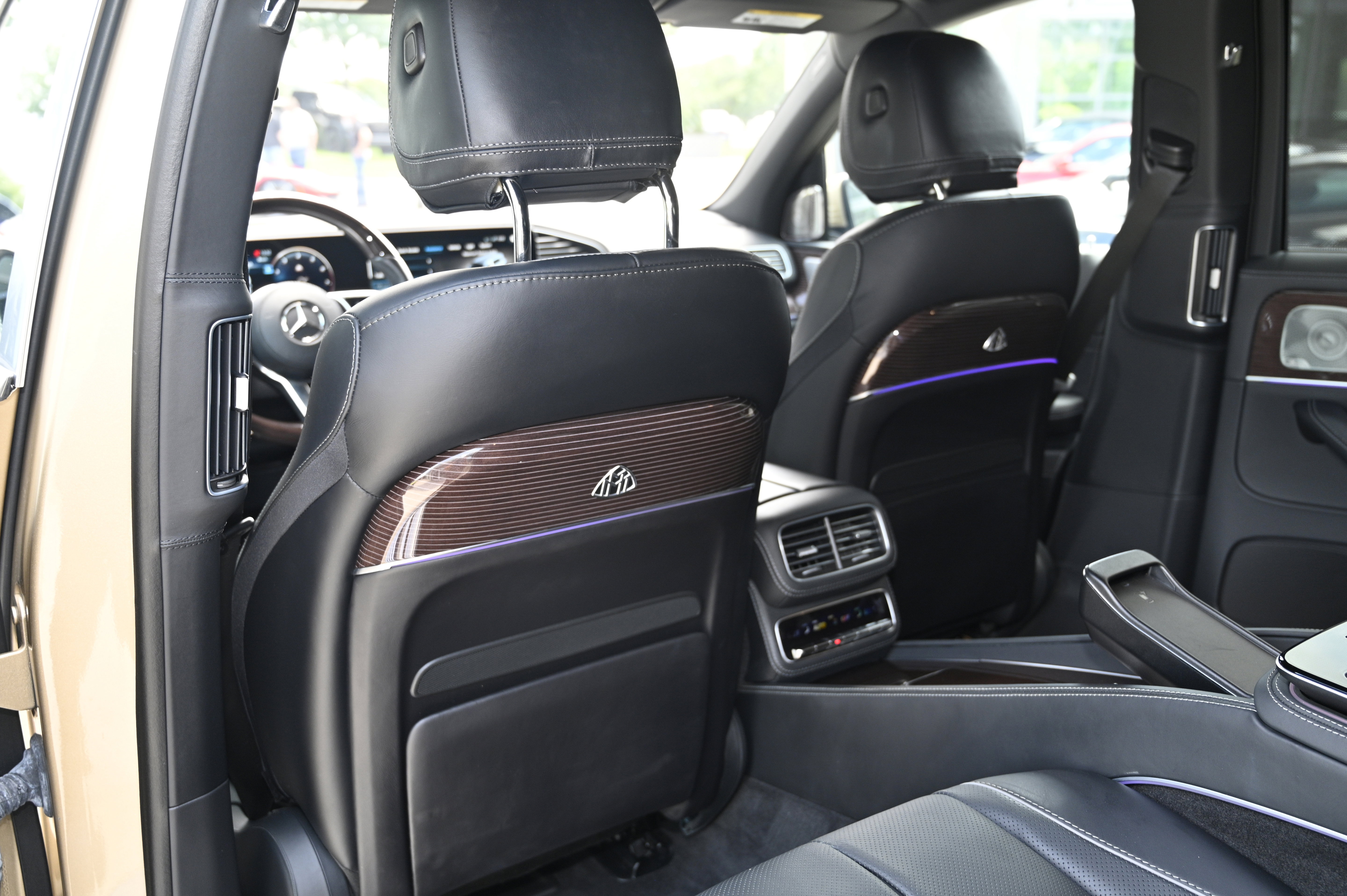 Used 2023 Mercedes-Benz Maybach GLS 600 4MATIC image 40