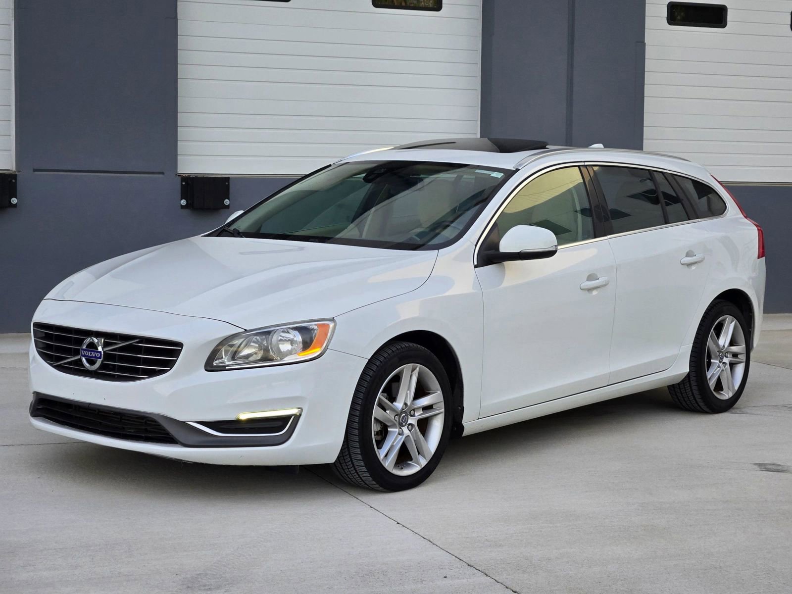 Used 2015 Volvo V60 T5 Premier image 4