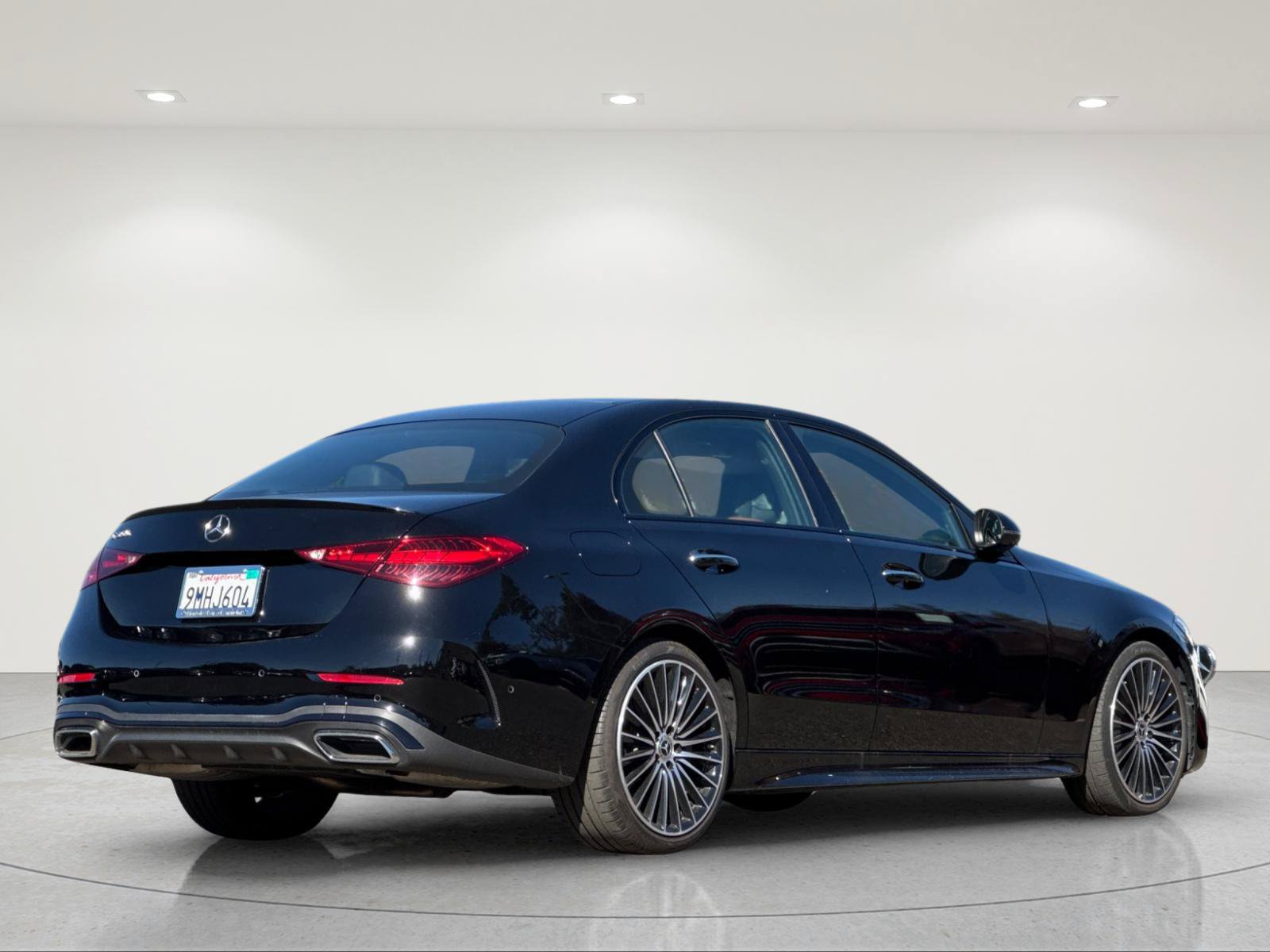 Used 2024 Mercedes-Benz C 300 Sedan image 4