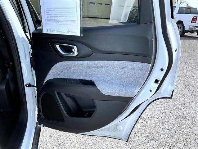 Certified 2025 Jeep Compass Latitude AWD/4WD image 18
