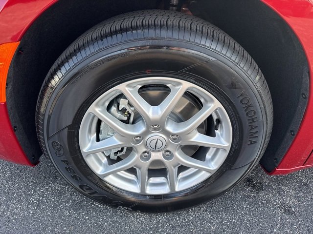 New 2026 Chrysler Pacifica Select image 2