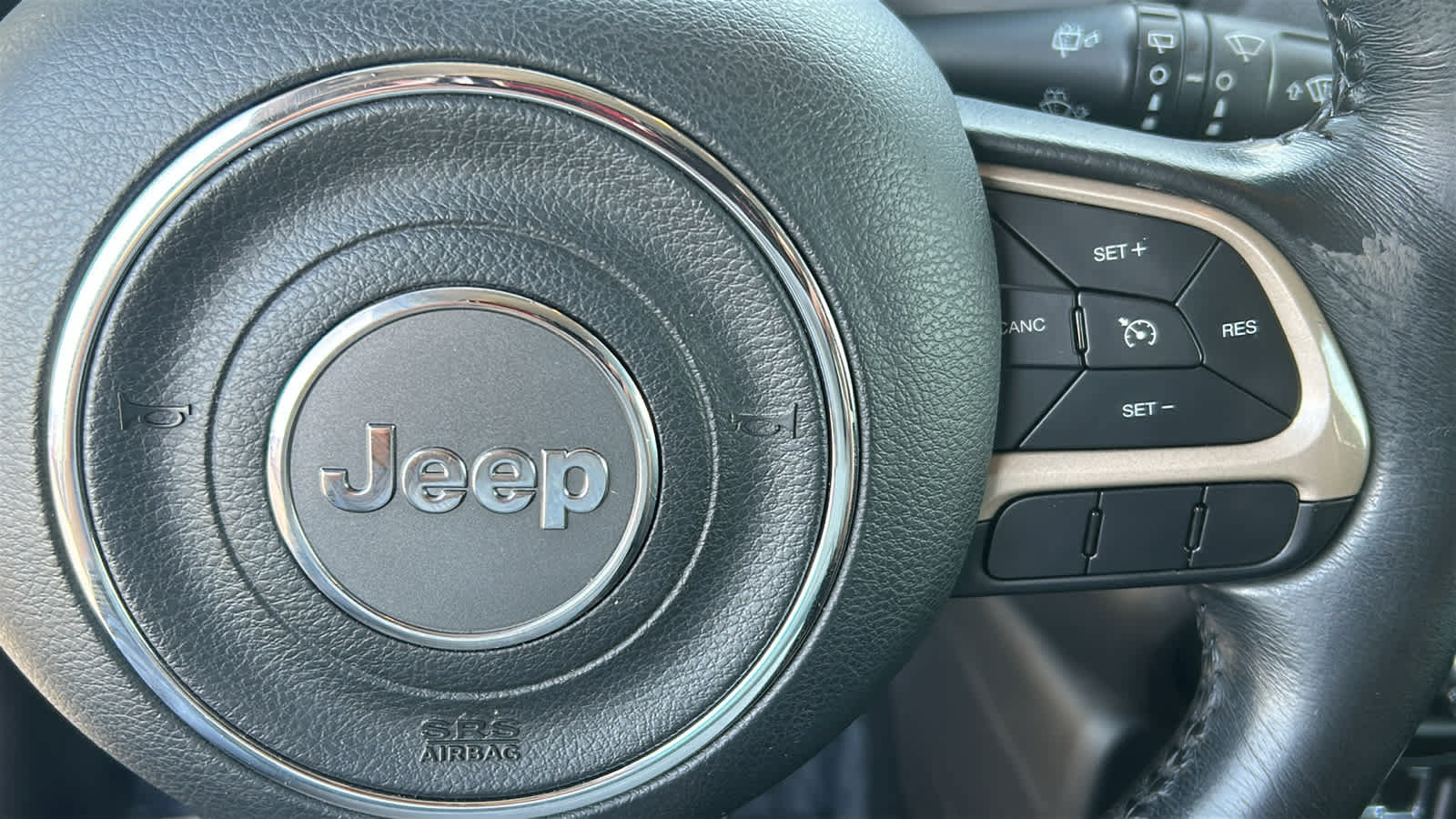 Used 2017 Jeep Renegade Latitude AWD/4WD image 20