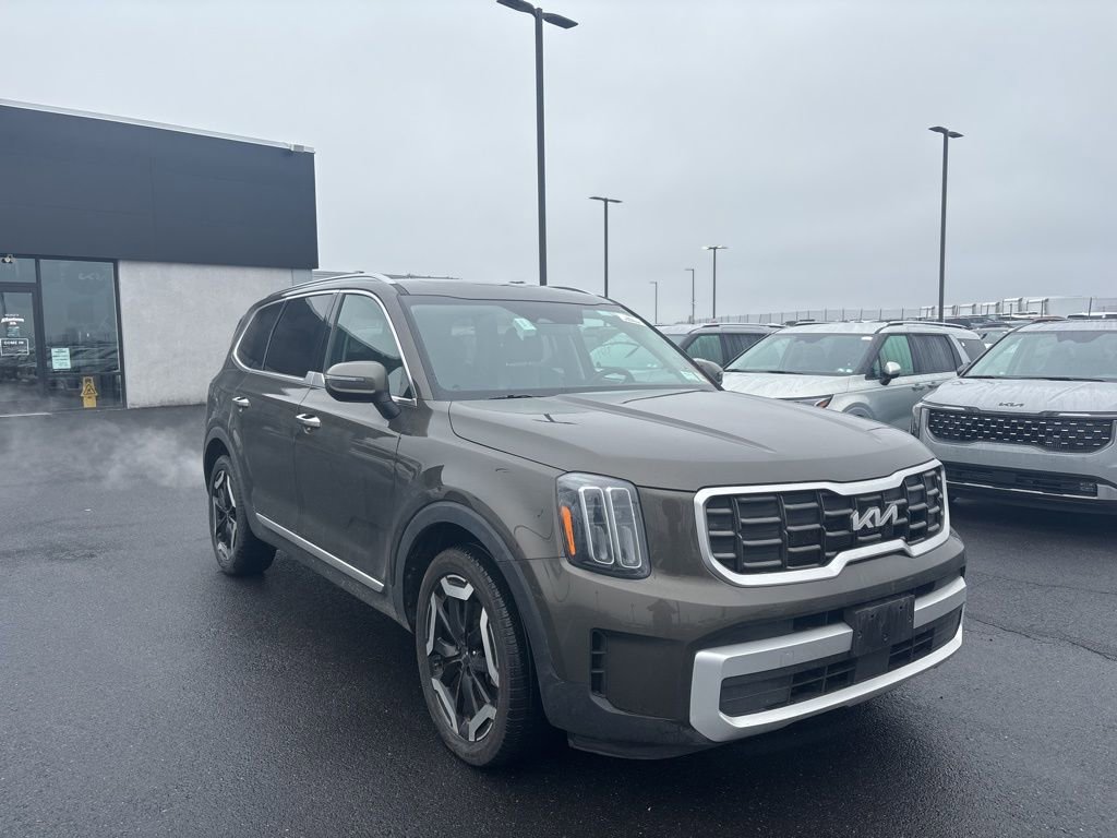 Used 2025 Kia Telluride S image 1